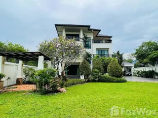 Casa en alquiler de 4 habitaciones en Chatuchak, Bangkok