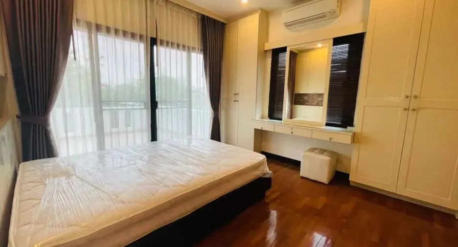 For rent 4 ベッドルーム house in Chatuchak, Bangkok