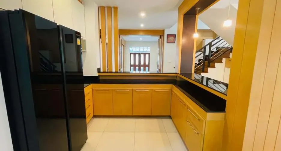 For rent 4 ベッドルーム house in Chatuchak, Bangkok