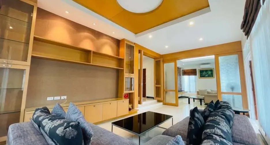 For rent 4 ベッドルーム house in Chatuchak, Bangkok