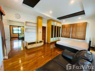 Casa en alquiler de 4 habitaciones en Chatuchak, Bangkok