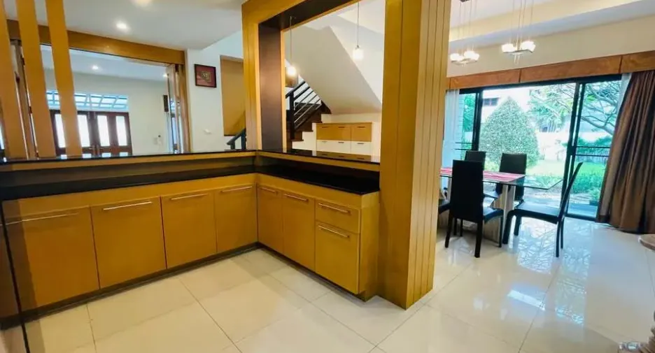 For rent 4 ベッドルーム house in Chatuchak, Bangkok