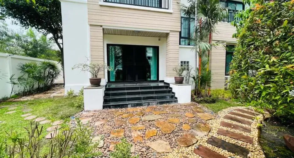 For rent 4 ベッドルーム house in Chatuchak, Bangkok