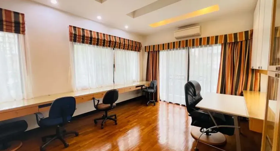 For rent 4 ベッドルーム house in Chatuchak, Bangkok