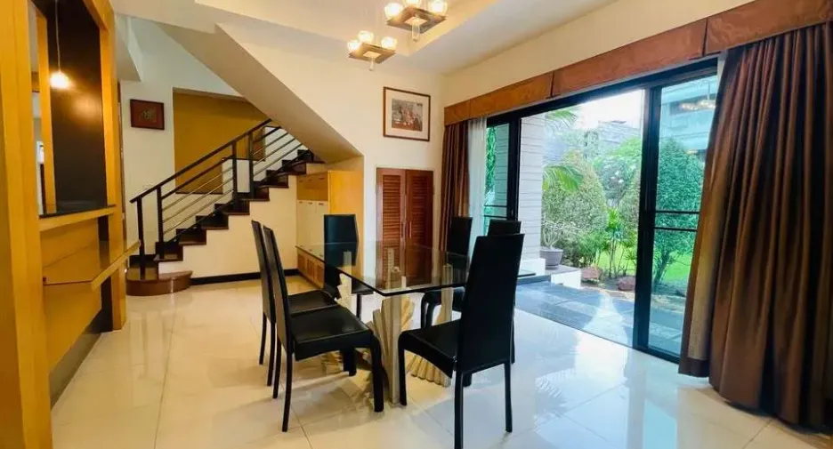 For rent 4 ベッドルーム house in Chatuchak, Bangkok