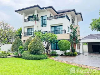 Casa en alquiler de 4 habitaciones en Chatuchak, Bangkok