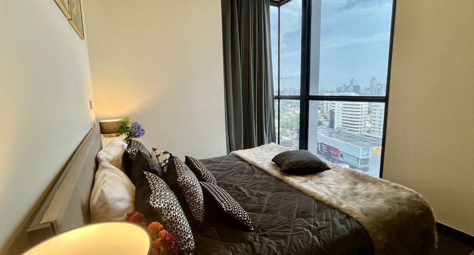For rent 2 bedrooms condo in Watthana, Bangkok