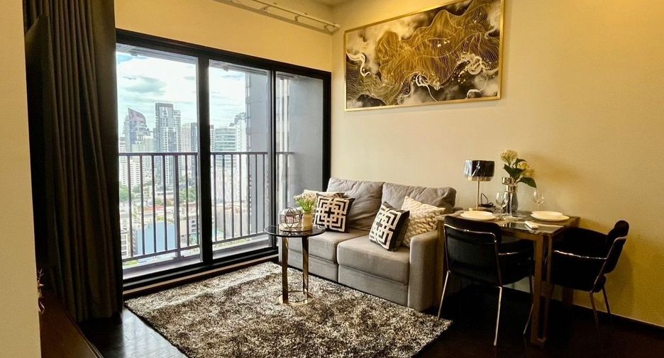 For rent 2 bedrooms condo in Watthana, Bangkok