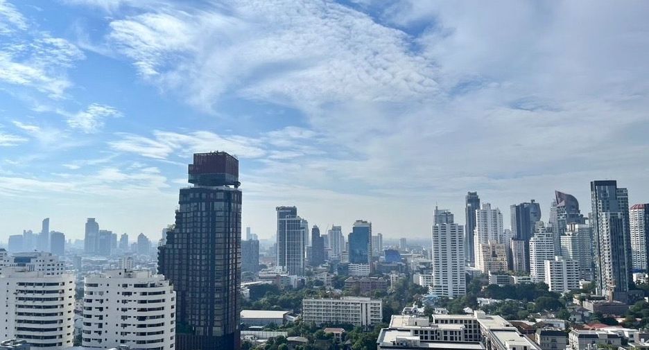 For rent 2 bedrooms condo in Watthana, Bangkok