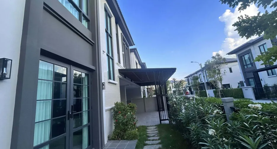 Haus zur Miete mit 3 Zimmer in Bang Phli, Samut Prakan