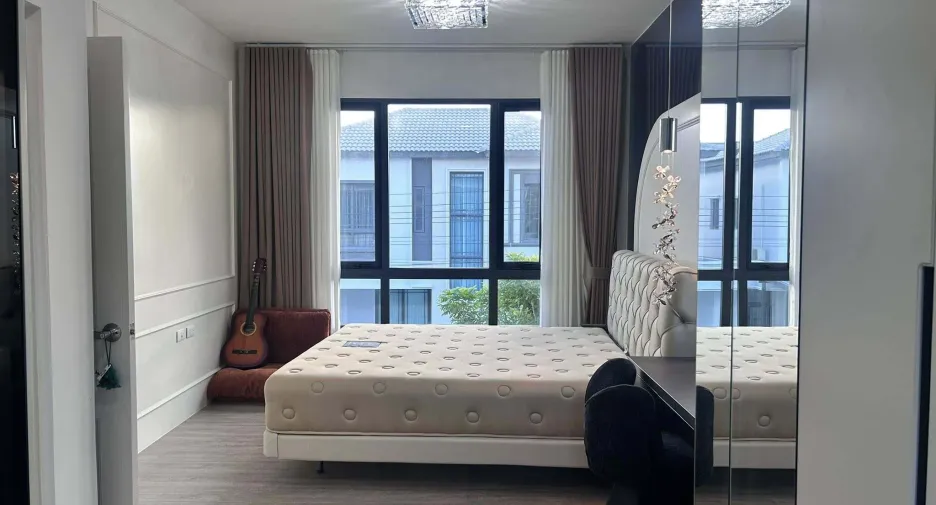 Haus zur Miete mit 3 Zimmer in Bang Phli, Samut Prakan