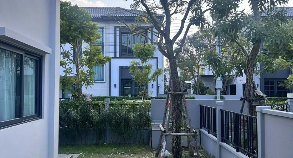 Haus zur Miete mit 3 Zimmer in Bang Phli, Samut Prakan