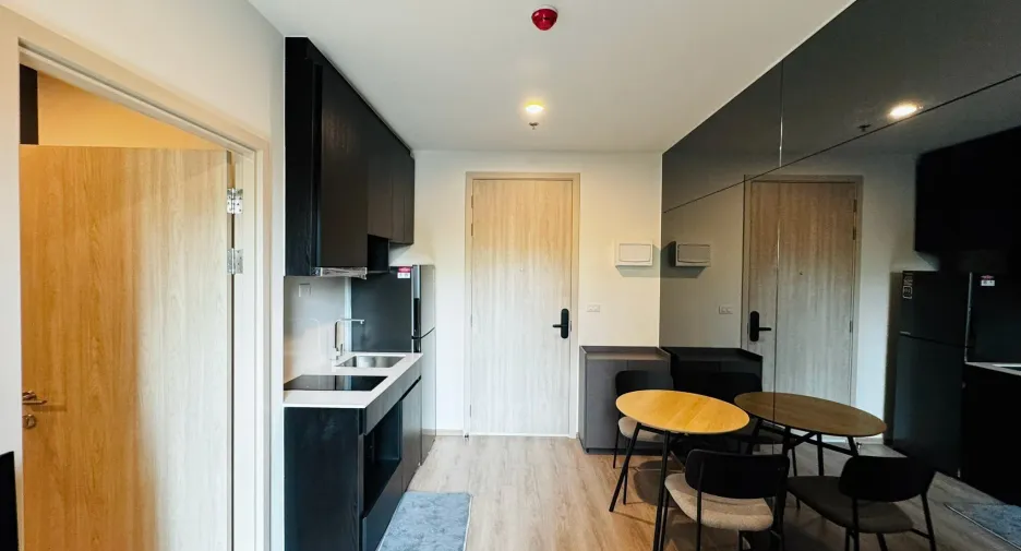 For rent 1 bed condo in Huai Khwang, Bangkok