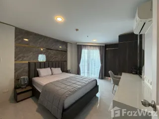 For rent 4 bedrooms condo in Huai Khwang, Bangkok