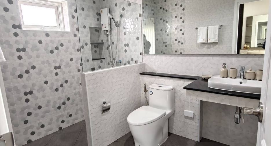 Продажа 4 спальни дом в Сан Кампаенг, Чианг Маи