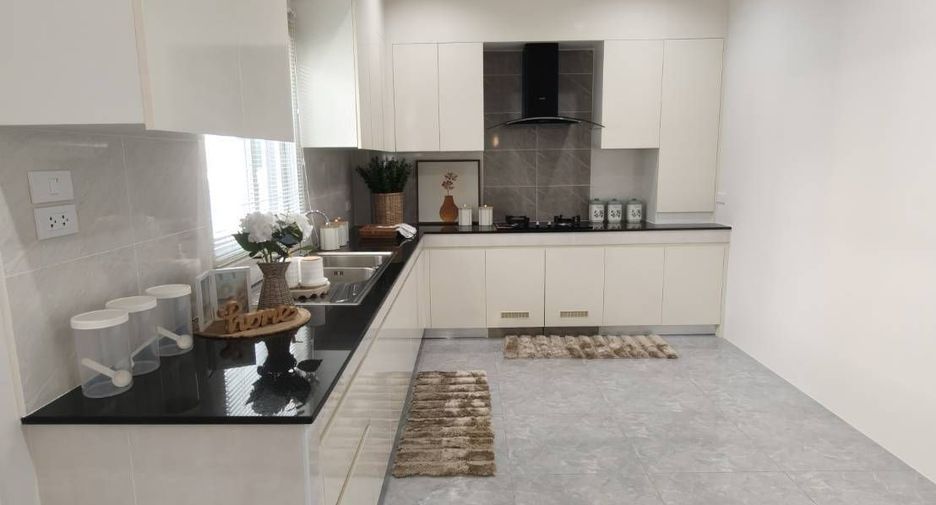 Продажа 4 спальни дом в Сан Кампаенг, Чианг Маи