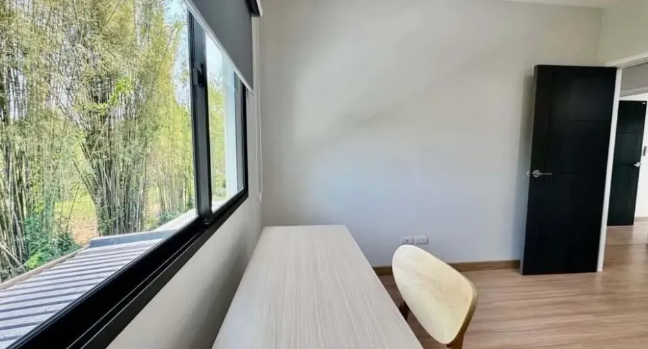 For rent 3 bedrooms townhouse in Mueang Chiang Mai, Chiang Mai