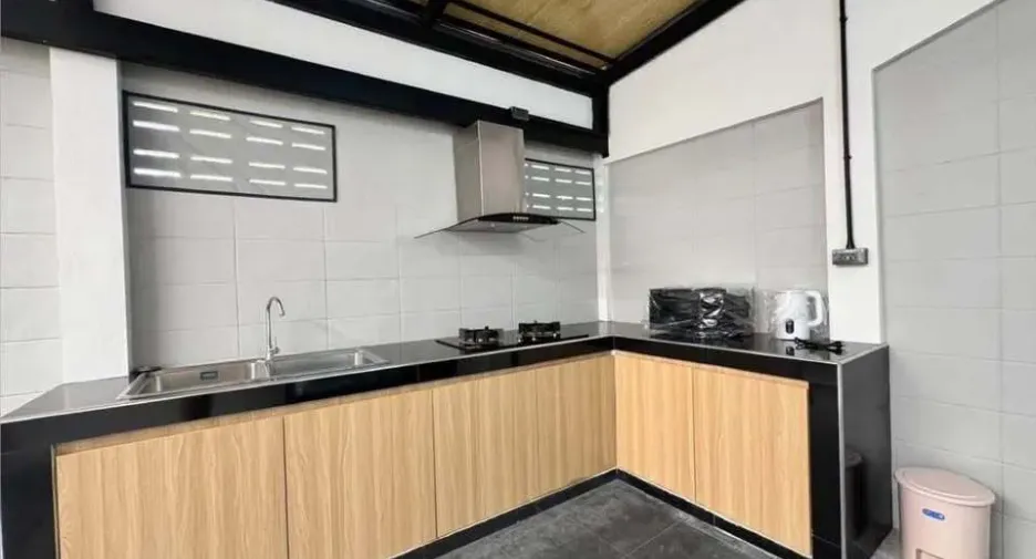 For rent 3 bedrooms townhouse in Mueang Chiang Mai, Chiang Mai