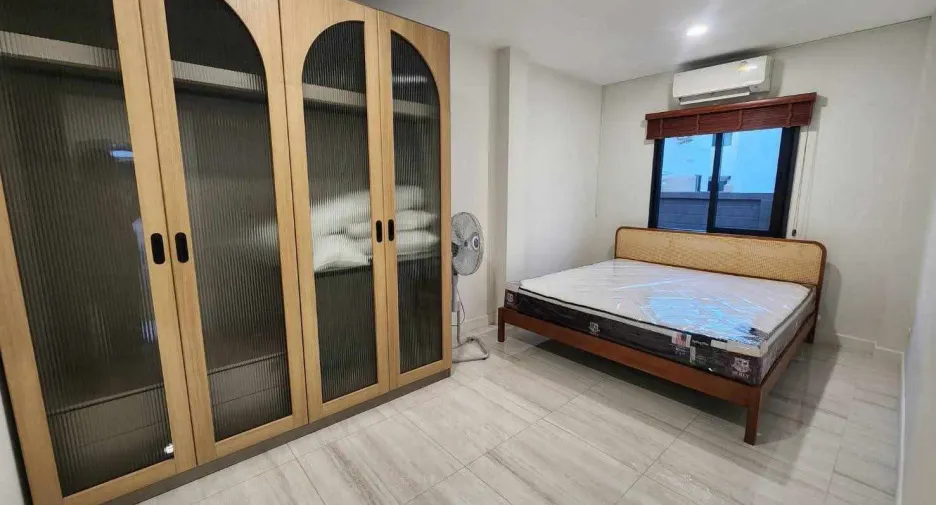 出租 4 卧室 独立屋 在 Mueang Chiang Mai, Chiang Mai