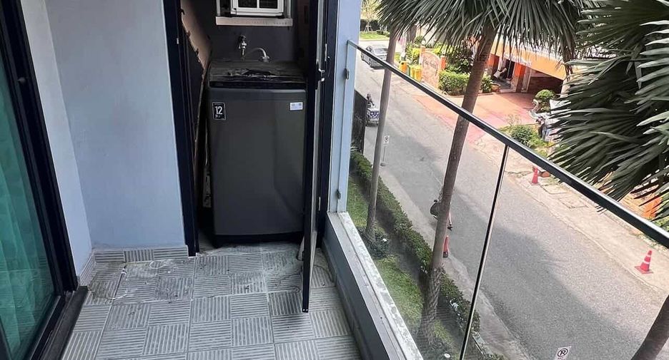For sale 1 bed condo in Bang Lamung, Chonburi