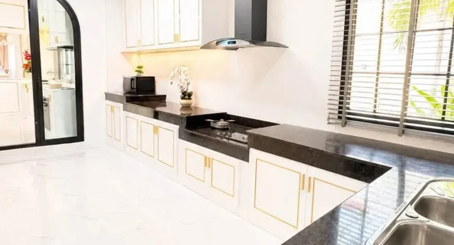 For sale 4 bedrooms house in Bang Lamung, Chonburi