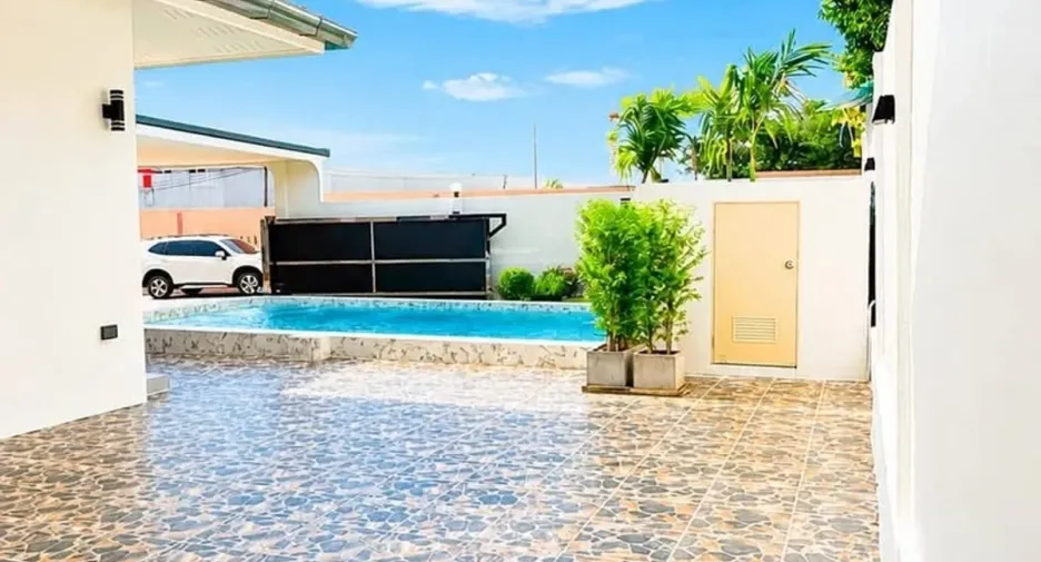 For sale 4 bedrooms house in Bang Lamung, Chonburi