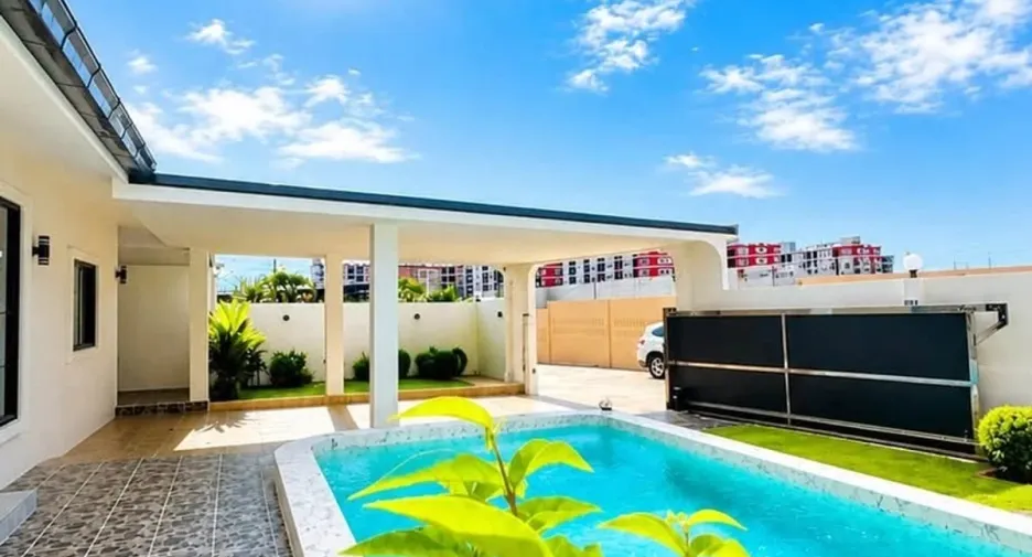 For sale 4 bedrooms house in Bang Lamung, Chonburi