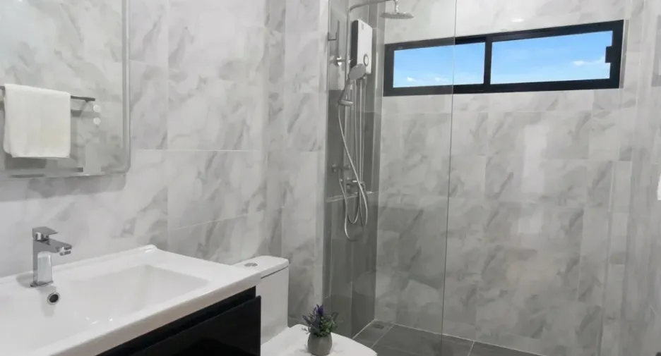 For sale 4 bedrooms house in Bang Lamung, Chonburi
