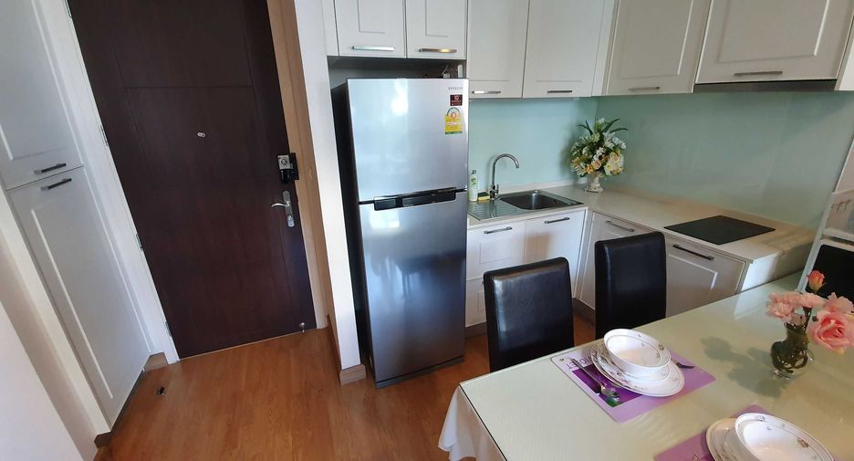 For rent 2 bedrooms condo in Phra Khanong, Bangkok