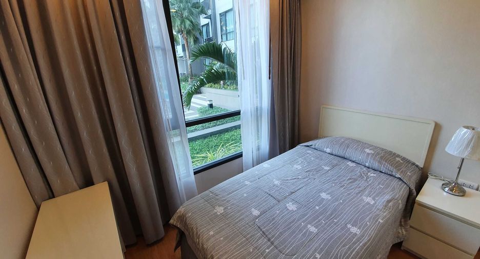 For rent 2 bedrooms condo in Phra Khanong, Bangkok
