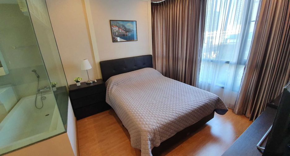For rent 2 bedrooms condo in Phra Khanong, Bangkok