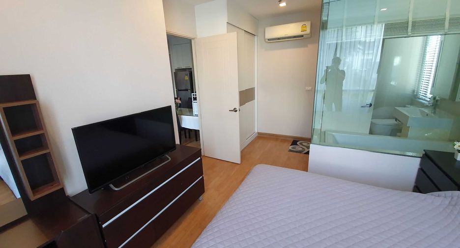 For rent 2 bedrooms condo in Phra Khanong, Bangkok