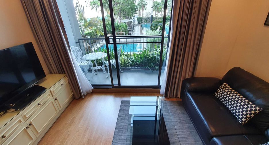 For rent 2 bedrooms condo in Phra Khanong, Bangkok