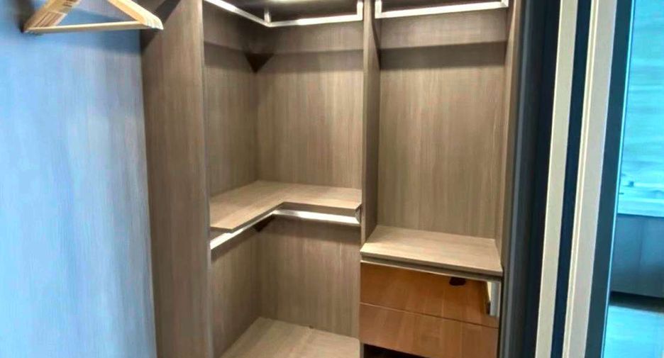 For rent 2 bedrooms condo in Phra Khanong, Bangkok