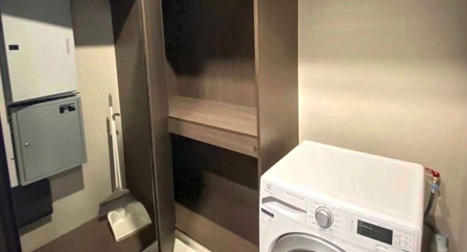 For rent 2 bedrooms condo in Phra Khanong, Bangkok