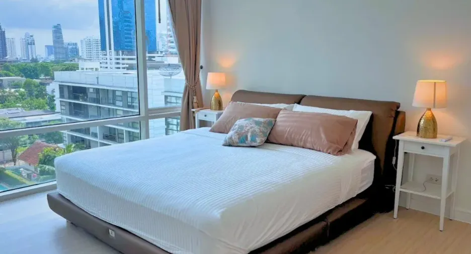 For rent 2 bedrooms condo in Khlong Toei, Bangkok