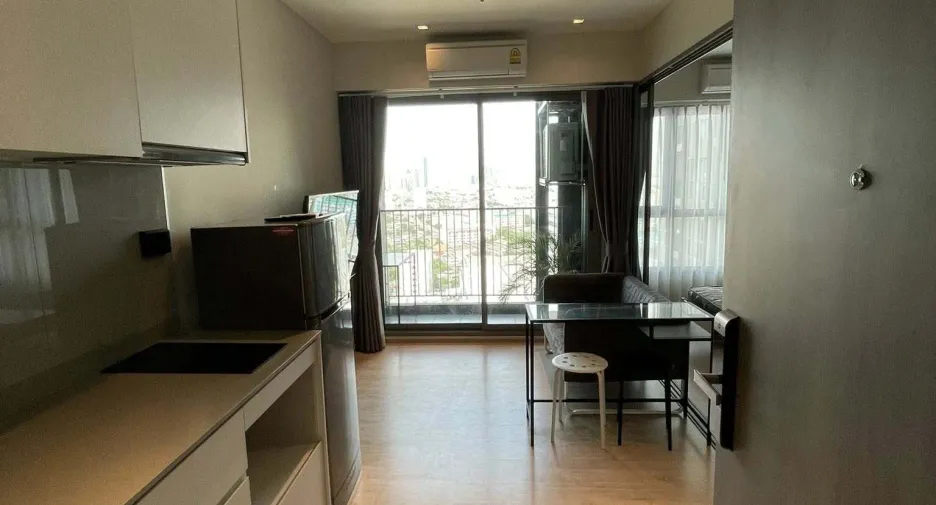 Condo en alquiler de 1 habitaciones en Thon Buri, Bangkok