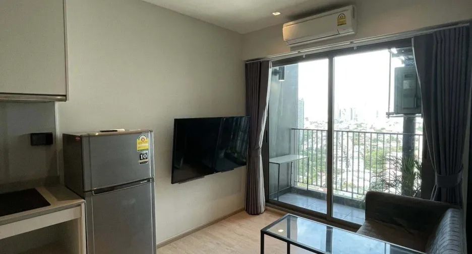 Condo en alquiler de 1 habitaciones en Thon Buri, Bangkok