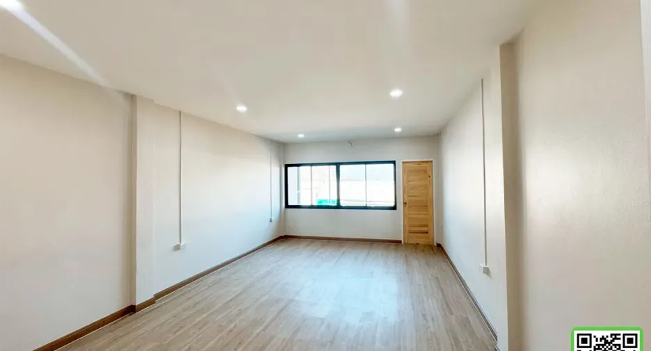 For sale 3 bedrooms townhouse in Mueang Uttaradit, Uttaradit