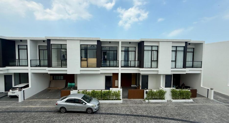 For sale 4 bedrooms house in Bang Lamung, Chonburi