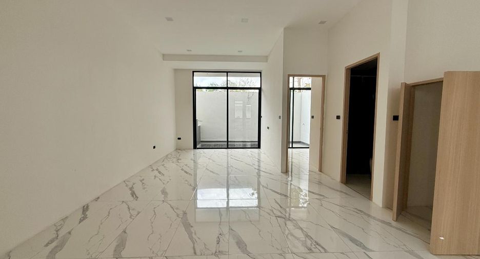 À vendre 4 chambres maison à Bang Lamung, Chonburi