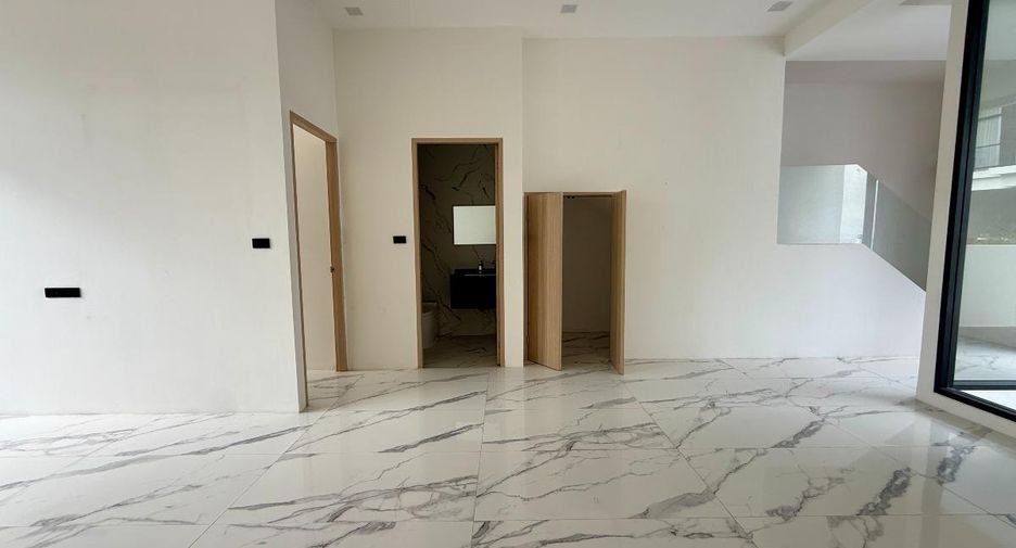 À vendre 4 chambres maison à Bang Lamung, Chonburi