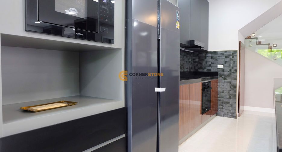 Haus zum Kauf mit 4 Zimmer in Bang Lamung, Chonburi