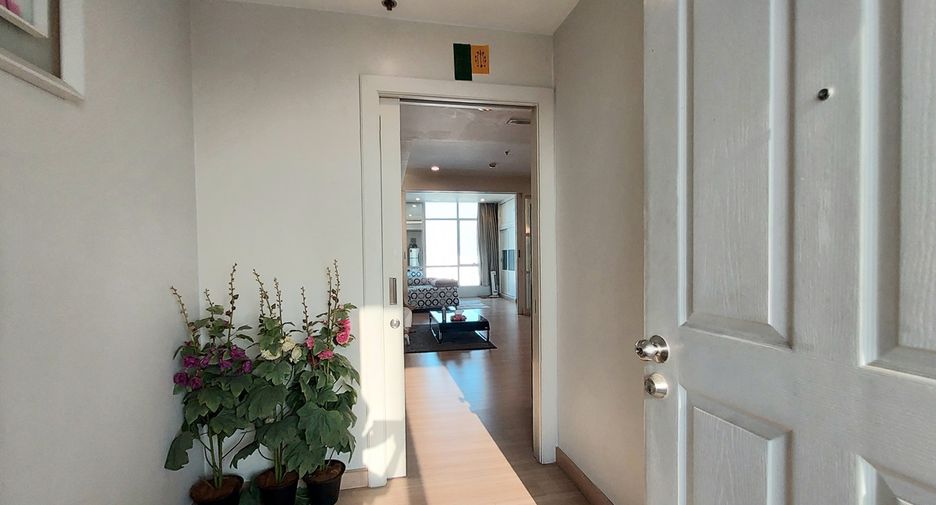 À vendre 1 chambre condo à Sathon, Bangkok