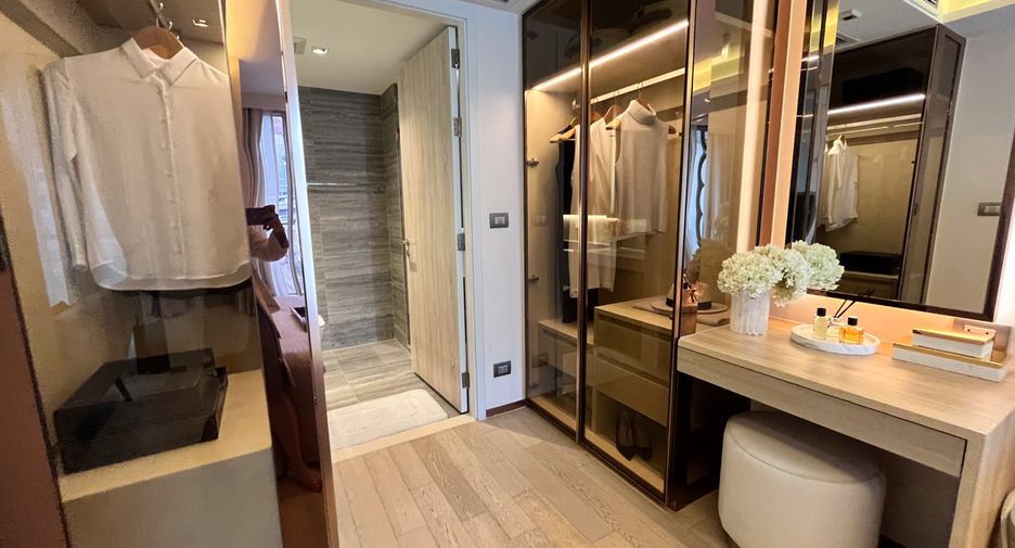 For sale 1 bed condo in Khlong Toei, Bangkok
