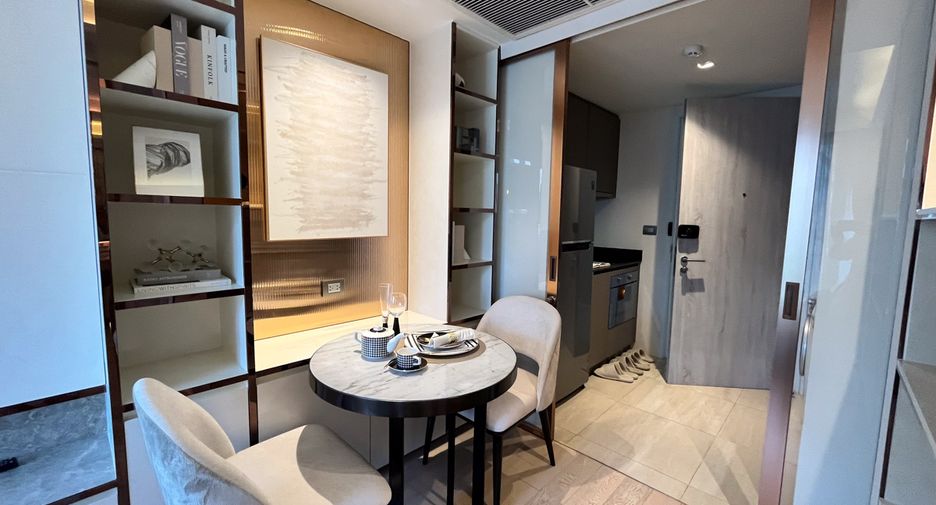 For sale 1 bed condo in Khlong Toei, Bangkok