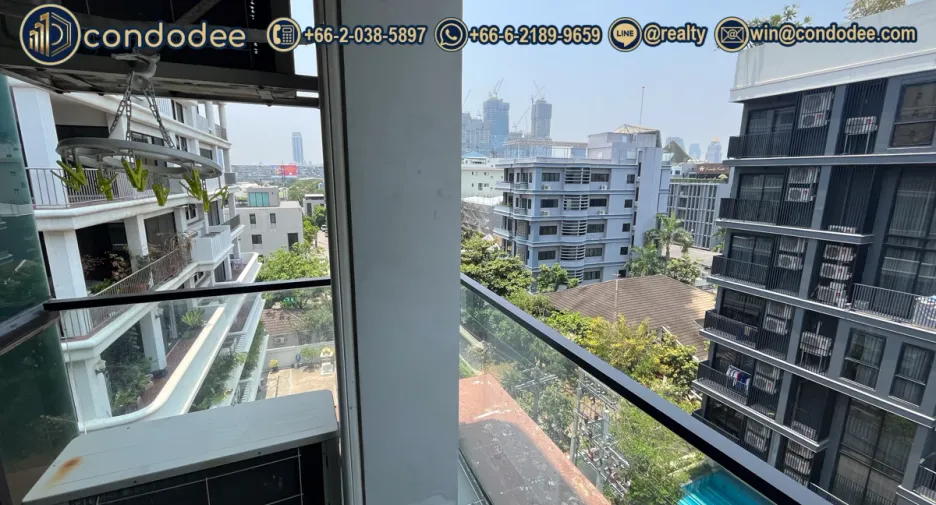 For sale 1 bed condo in Khlong Toei, Bangkok