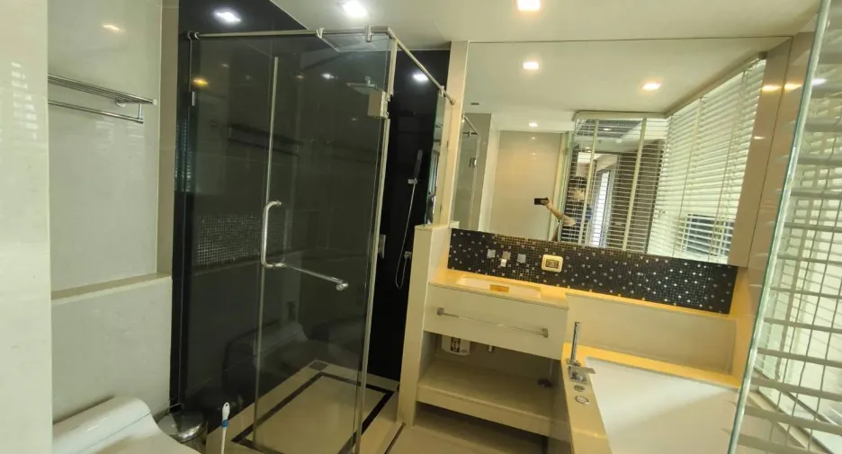 For rent 2 ベッドルーム condo in Sathon, Bangkok