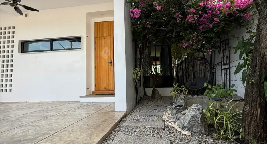 For rent 3 bedrooms house in Mueang Phuket, Phuket