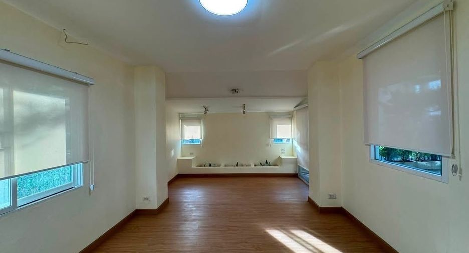 For rent 3 bedrooms house in San Sai, Chiang Mai